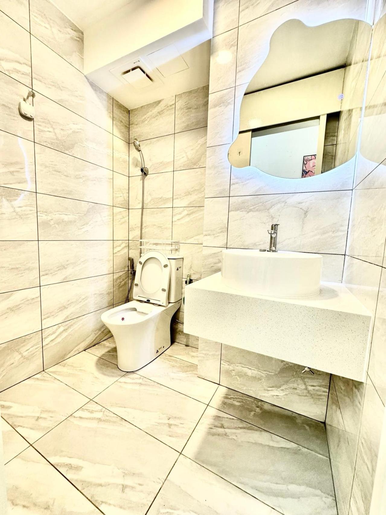 Arte Cheras, 3 X 8 Pax Klcc View Karaoke With Bathtub Pangsapuri Kuala Lumpur
